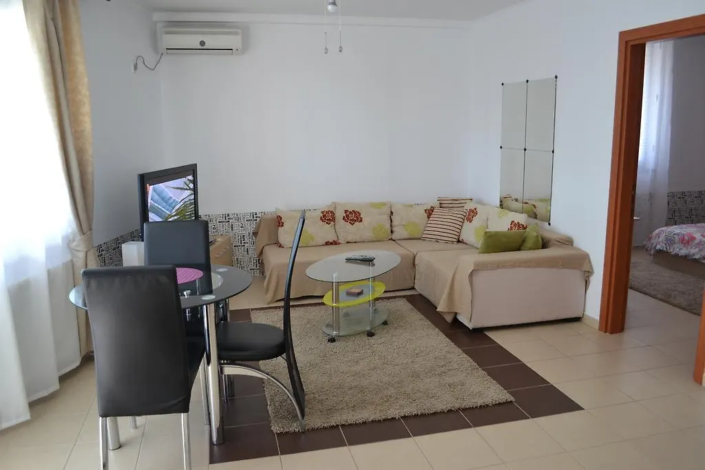 Charming Big Terrace Apartment ブカレスト ルーマニア
