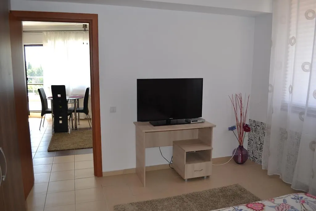 Charming Big Terrace Apartment ブカレスト
